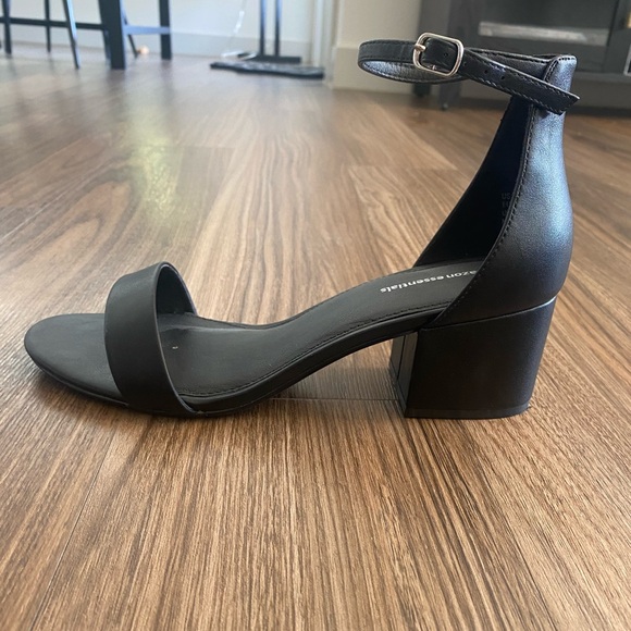 Two Strapped Black Heeled Sandals - Picture 4 of 5